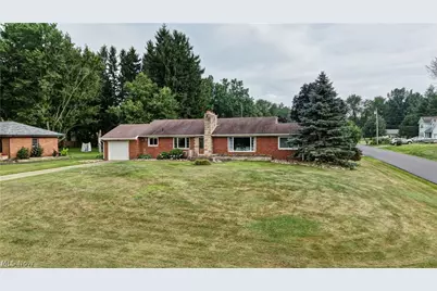 3122 Sweitzer Street NW, Uniontown, OH 44685 - Photo 4
