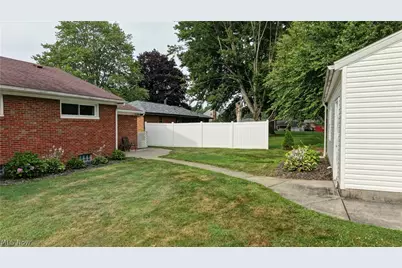 3122 Sweitzer Street NW, Uniontown, OH 44685 - Photo 34