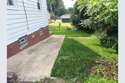 34 W Lewis Street, Struthers, OH 44471 - Photo 34