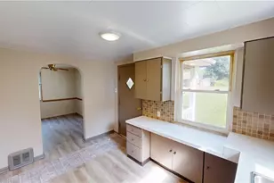 34 W Lewis St, Struthers, OH 44471 - Photo 6