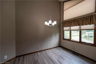 29451 Sayle Dr, Willoughby Hills, OH 44092 - Photo 10