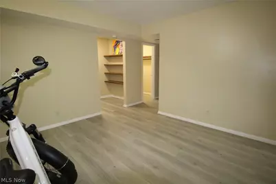 6270 Greenwood #302, Sagamore Hills, OH 44067 - Photo 6