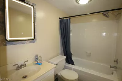 6270 Greenwood #302, Sagamore Hills, OH 44067 - Photo 12