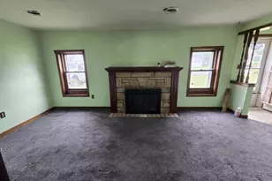 375 Bon Air Ave, Elyria, OH 44035 - Photo 2