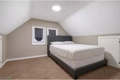 985 Bloomfield Avenue, Akron, OH 44302 - Photo 12