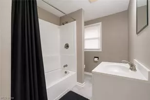 985 Bloomfield Ave, Akron, OH 44302 - Photo 8