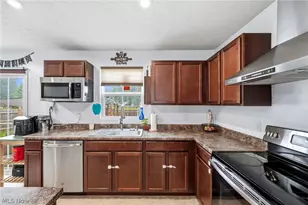 147 Springvale Dr, Amherst, OH 44001 - Photo 12