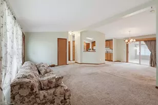 3295 Waterside Dr, Akron, OH 44319 - Photo 10