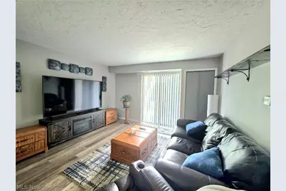 4615 Oak Hill Boulevard #208, Lorain, OH 44053 - Photo 4