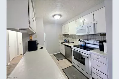 4615 Oak Hill Boulevard #208, Lorain, OH 44053 - Photo 8