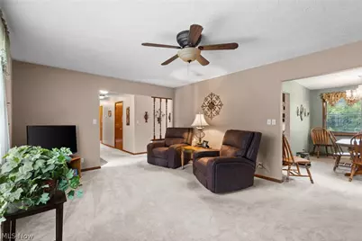 56062 Governor Drive, Bellaire, OH 43906 - Photo 4