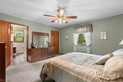 56062 Governor Drive, Bellaire, OH 43906 - Photo 12