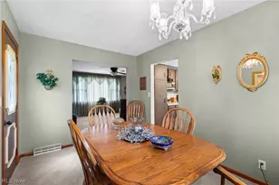 56062 Governor Dr, Bellaire, OH 43906 - Photo 6