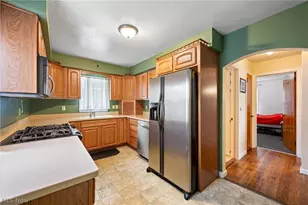 1722 39th St NW, Canton, OH 44709 - Photo 8