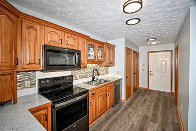 12782 Forsythia Avenue NW, Uniontown, OH 44685 - Photo 8
