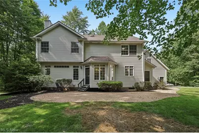 10685 Robert Lane, Chagrin Falls, OH 44023 - Photo 2