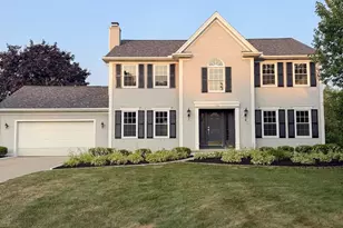 73 Lakecrest Blvd, Hinckley, OH 44233 - Photo 2