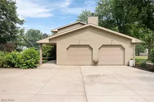 2927 Pleasant St NW, North Canton, OH 44720 - Photo 28