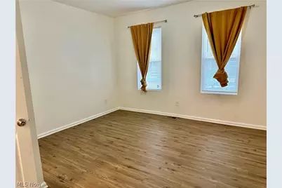 2214 W 32nd Street #DOWN, Loveland, OH 44113 - Photo 12