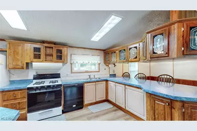 1125 S Johnson Road, Sebring, OH 44672 - Photo 6