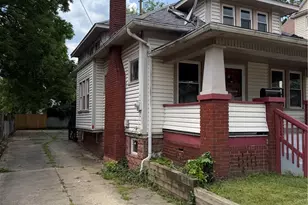 1372 Andrus St, Akron, OH 44301 - Photo 2