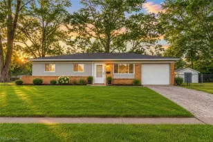 2415 Regentview St NE, Canton, OH 44705 - Photo 1