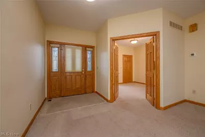 767 Mesa Verde Drive, Barberton, OH 44203 - Photo 8