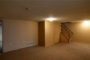 809 N 10th St, Cambridge, OH 43725 - Photo 22