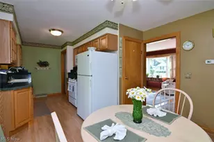 594 Terra Ln, Amherst, OH 44001 - Photo 12