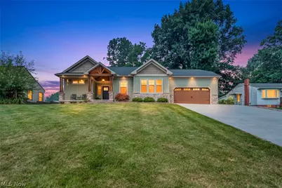 364 31st Street SW, Barberton, OH 44203 - Photo 2