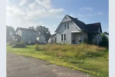 420 W 4th Street, Uhrichsville, OH 44683 - Photo 2