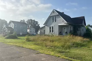 420 W 4th St, Uhrichsville, OH 44683 - Photo 2