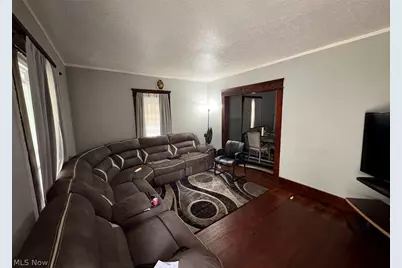 847 Carlysle Street, Akron, OH 44310 - Photo 2