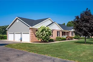 3660 Michelle Ln, Zanesville, OH 43701 - Photo 2