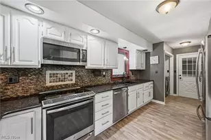 9522 Newton Falls Rd, Ravenna, OH 44266 - Photo 8