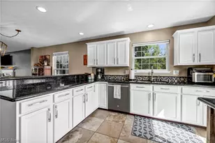 2723 Sexton Ct, Grandview Heights, OH 44147 - Photo 14