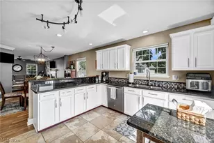 2723 Sexton Ct, Grandview Heights, OH 44147 - Photo 12