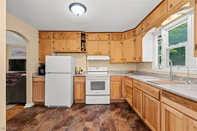 1007 S Munroe Road, Tallmadge, OH 44278 - Photo 4