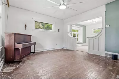 105 W Harrison Street, Alliance, OH 44601 - Photo 4