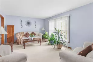 142 S Navarre Ave, Austintown, OH 44515 - Photo 4