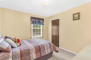 142 S Navarre Ave, Austintown, OH 44515 - Photo 16
