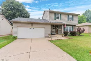 142 S Navarre Ave, Austintown, OH 44515 - Photo 2
