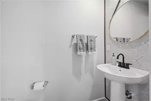 116 Zenith Ct, Eastlake, OH 44095 - Photo 14