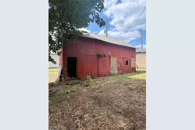327 S 3rd Street, Coshocton, OH 43812 - Photo 4