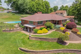 570 East St, East Palestine, OH 44413 - Photo 4