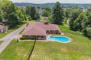 570 East St, East Palestine, OH 44413 - Photo 6