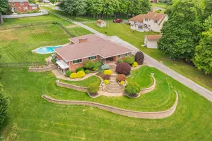 570 East St, East Palestine, OH 44413 - Photo 10