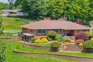 570 East St, East Palestine, OH 44413 - Photo 4