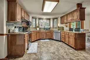 2524 Mallory Ln, Stow, OH 44224 - Photo 8