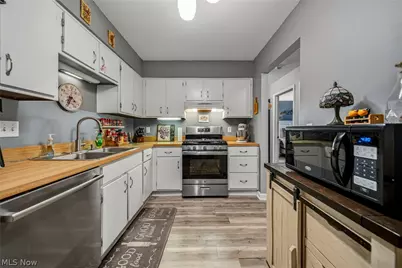 7136 N Churchill Place, Concord Twp, OH 44077 - Photo 6